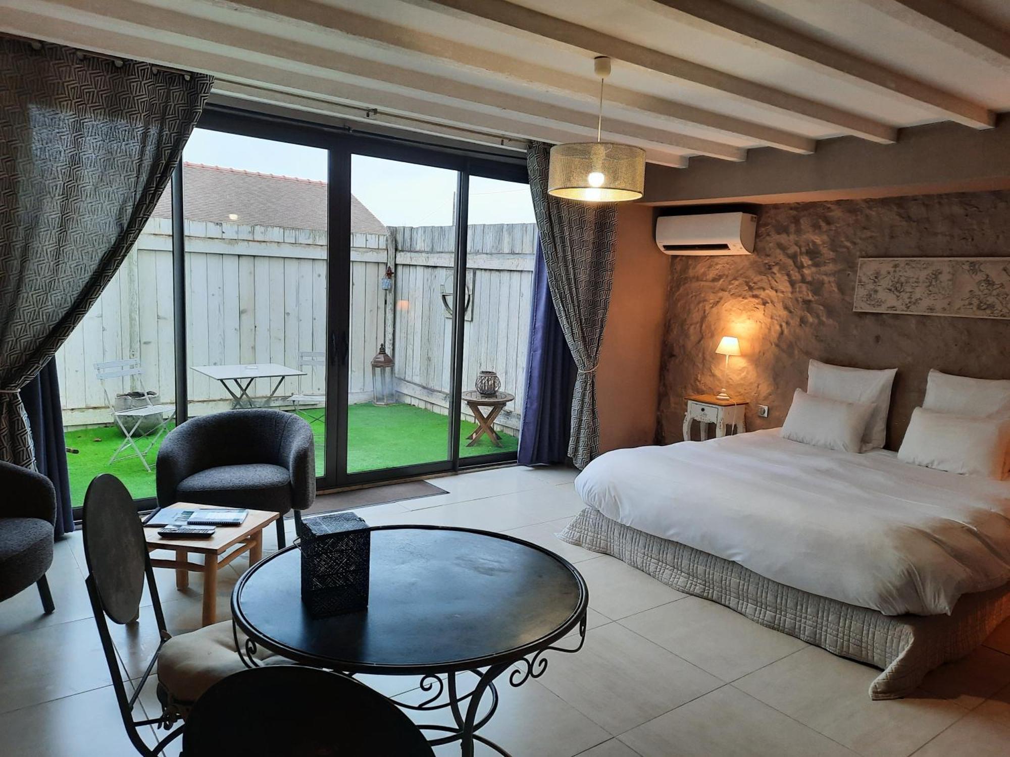 Hotel Charme Au Fil De L'Eau Vendieres Esterno foto