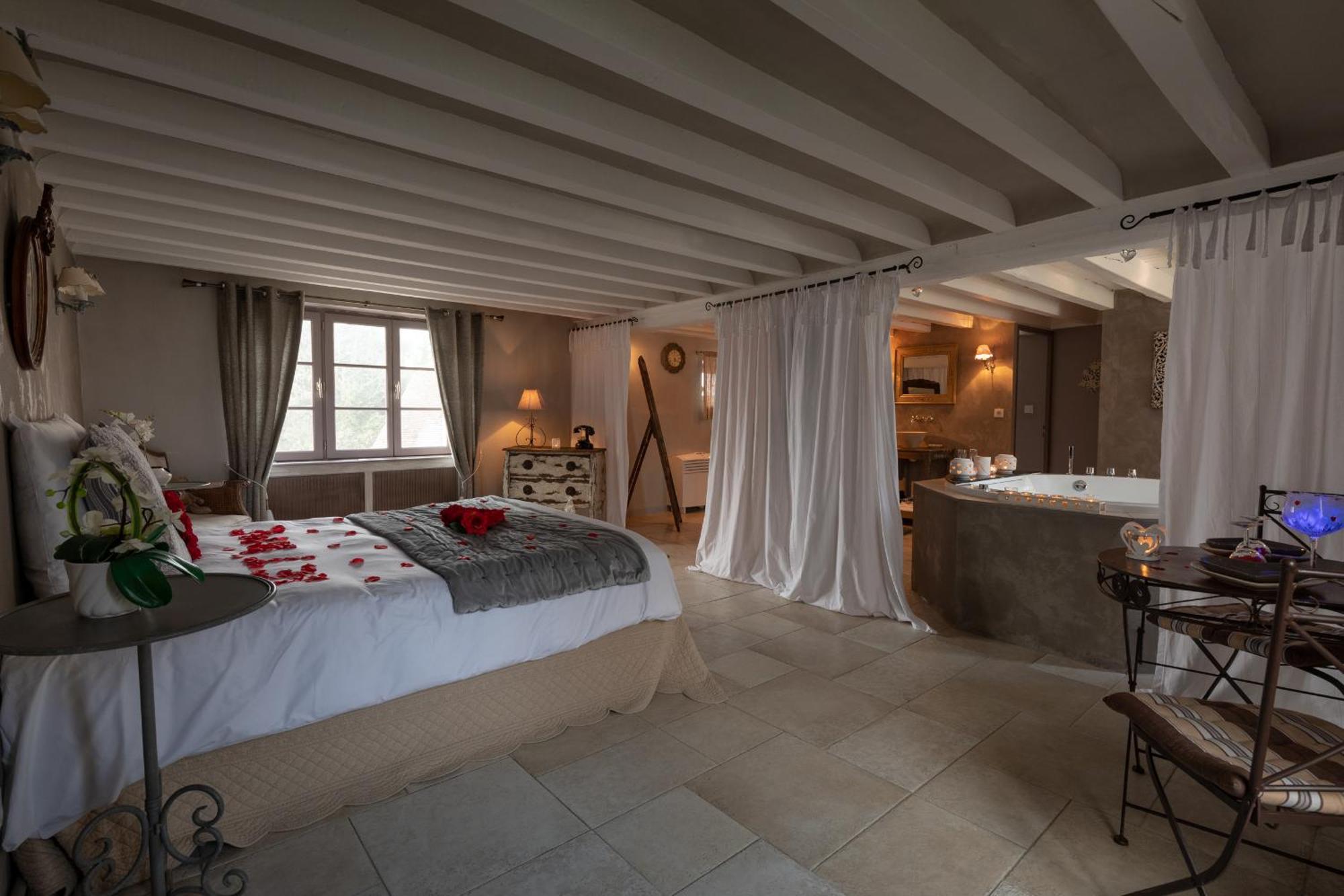 Hotel Charme Au Fil De L'Eau Vendieres Esterno foto