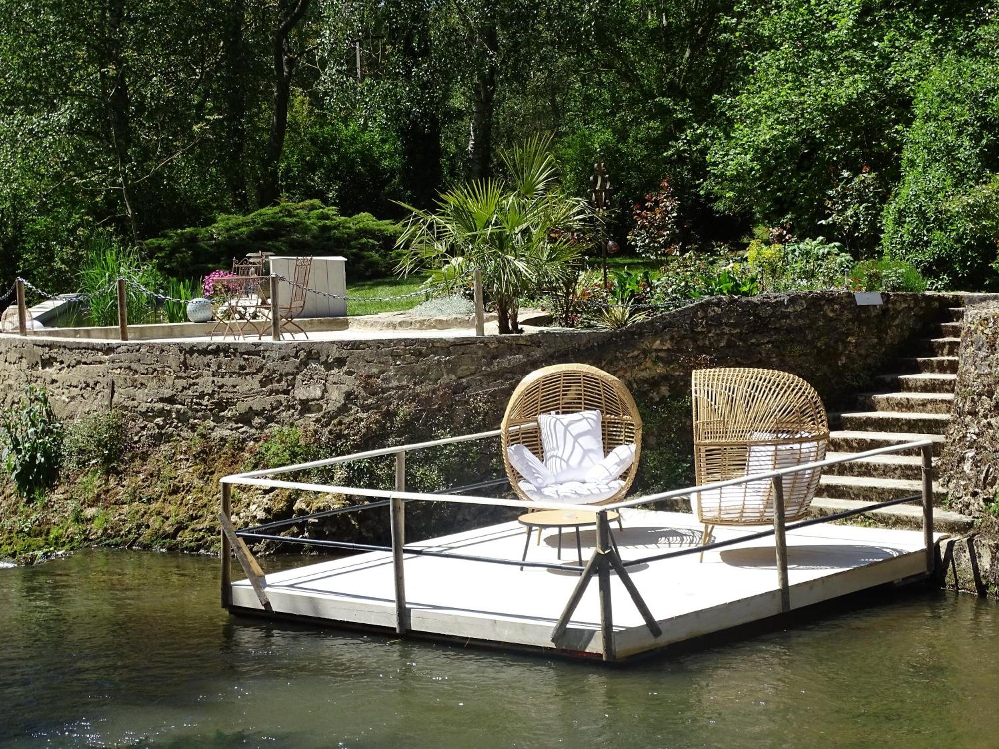 Hotel Charme Au Fil De L'Eau Vendieres Esterno foto